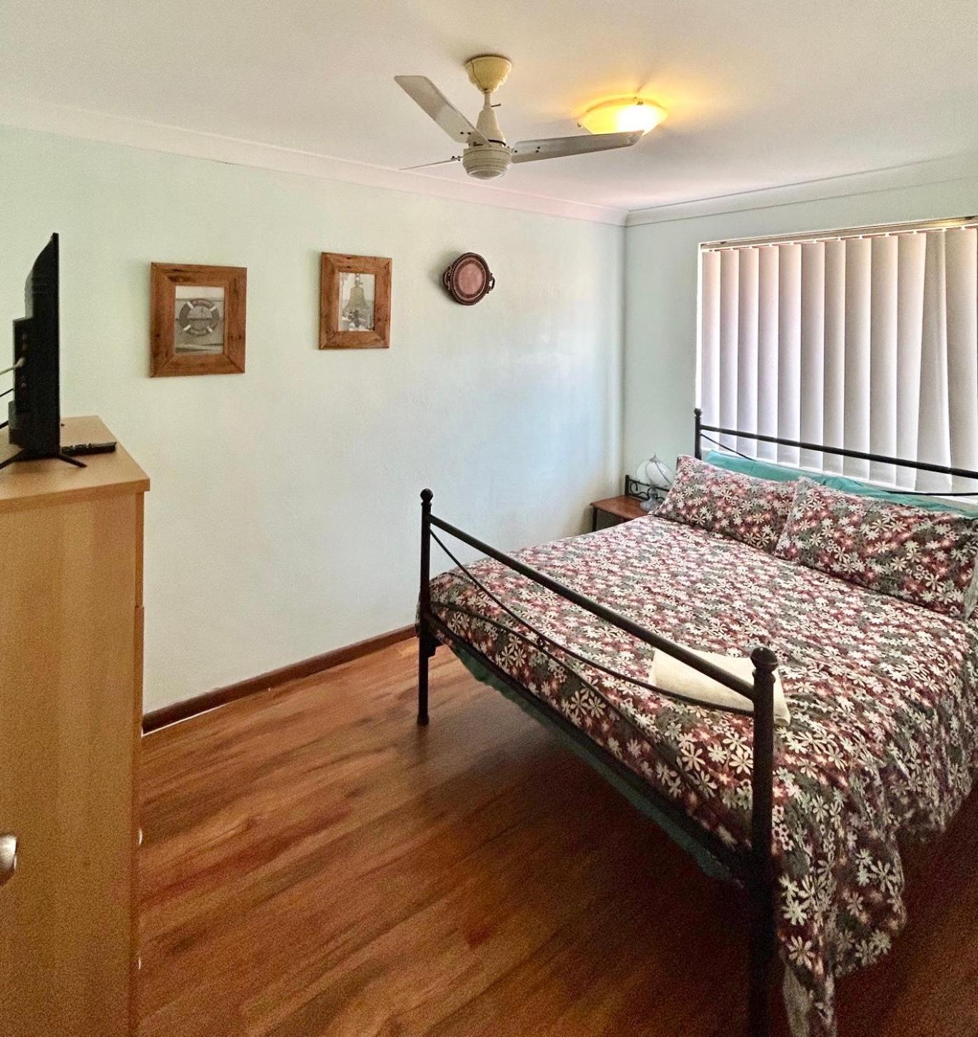 Geraldton Holiday Unit With Free Streaming Exterior photo